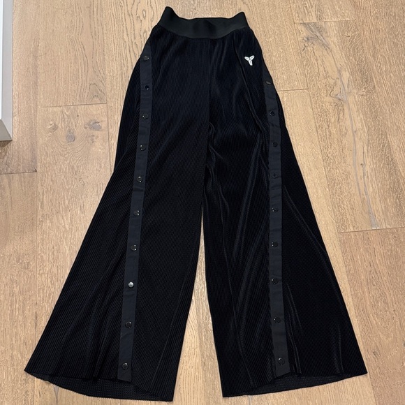 Nike Black Wide-Leg Pants with Button Accents - Picture 1 of 5